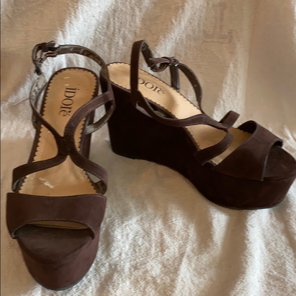 Platform sandals (4”)